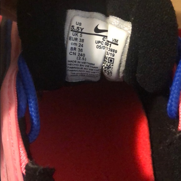 shoes - Picture 2 of 4